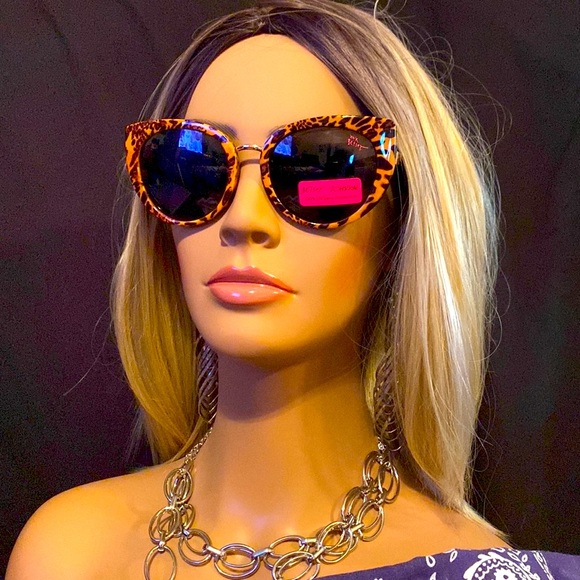 Betsey Johnson sunglasses, NWT, leopard print/design, 100% UV PROTECTION. - Picture 7 of 16